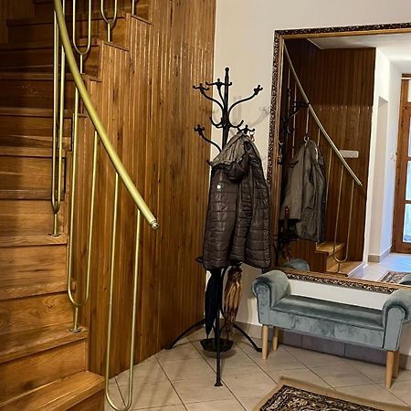 Boezsi Apartman Шарвар Экстерьер фото