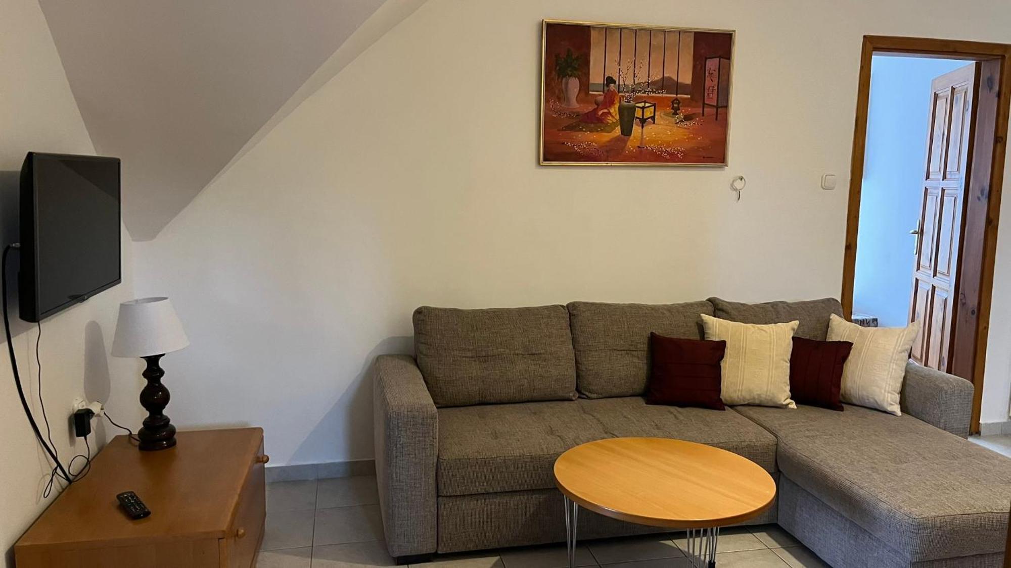 Boezsi Apartman Шарвар Экстерьер фото